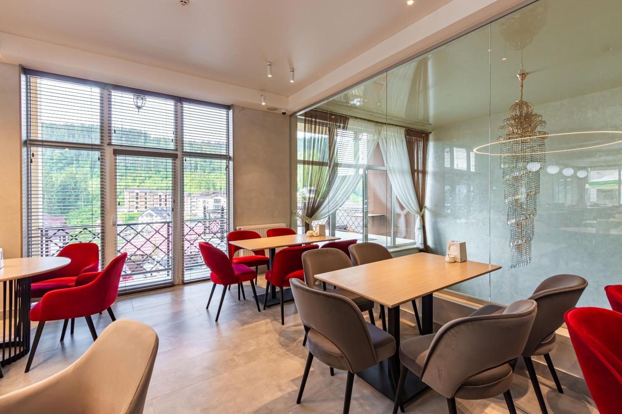 Gold Palace Wellness & Spa Bukovel Ngoại thất bức ảnh
