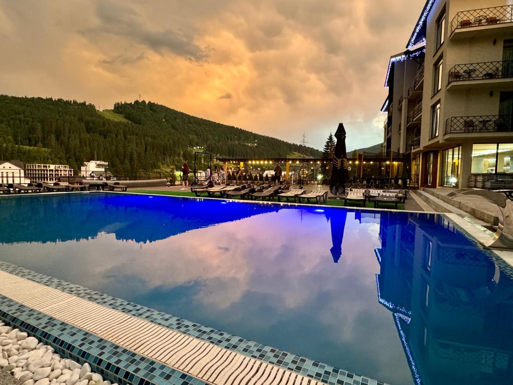 Gold Palace Wellness & Spa Bukovel Ngoại thất bức ảnh